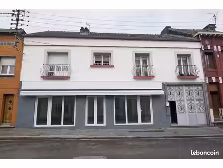 immeuble 12 pièces 590 m²
