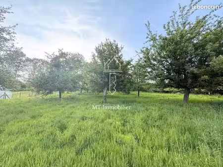 terrain 3687 m² embry