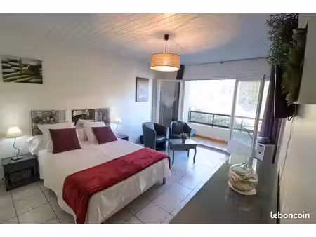 appartement tout équipé 4ème étage