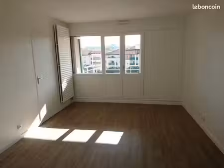 studio lumineux au calme – anglet st jean tout confort  ascenseur