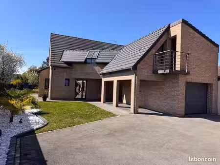 maison individuelle contemporaine 180 m² – 5 chambres – terrain 1 760 m² – dpe c – garage