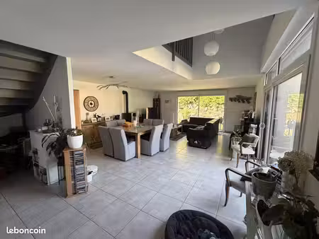 maison 6 pièces 154 m²