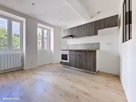 t1 bis rénové de 20 m² – royat – au calme