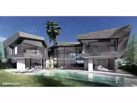 maison 5 pièces 332 m²