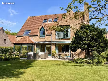 maison 9 pièces 250 m²