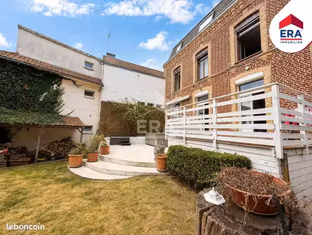 maison 8 pièces 230 m²