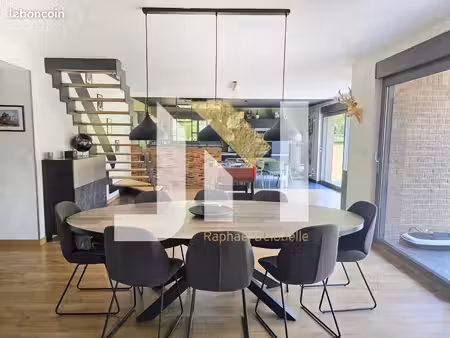 propriété 8 pièces 182 m²