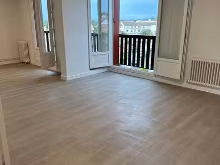 appartement t3 entièrement rénové location à l’année