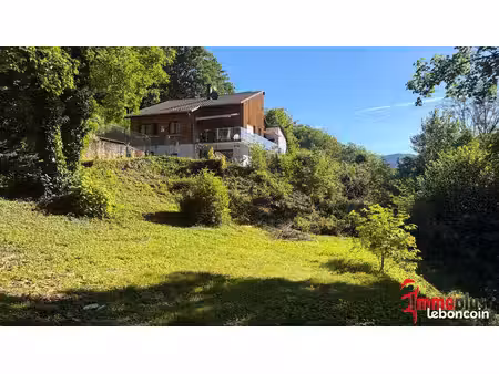 propriété 8 pièces 232 m²