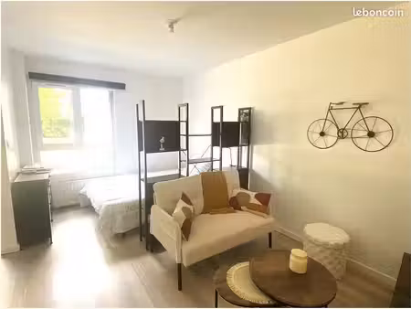 studio 1 pièce 31 m²