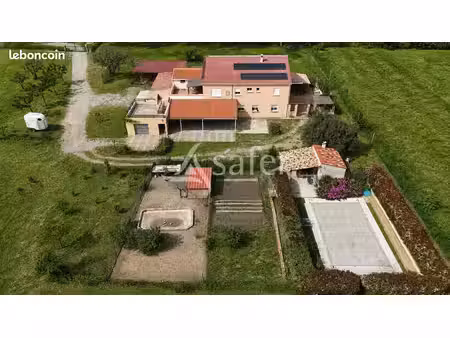 propriété 11 pièces 315 m²
