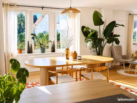 maison avec dépendance et piscine chauffée
