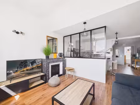 grenoble centre superbe t3 traversant de 68 m2 au dernier