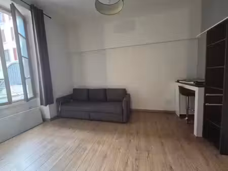 à louer – t1 meublé en hyper centre de pau – 7 bis place clemenceau (64000)