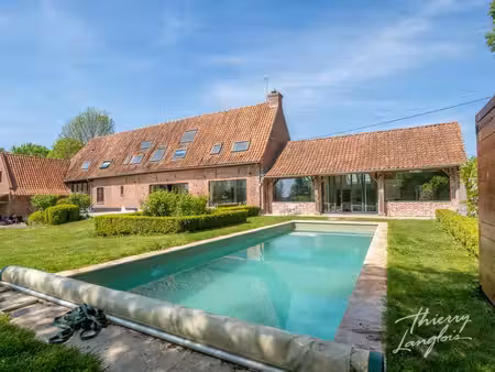 à louer fermette d'exception de 378 m2 sur 5 500 m2 avec p