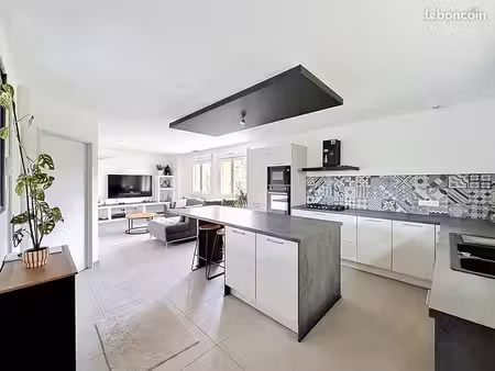 maison 4 pièces 136 m²