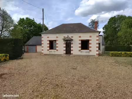 la flèche – maison de plain-pied 136 m² avec 2 700 m² de terrain et dépendance de 143 m²