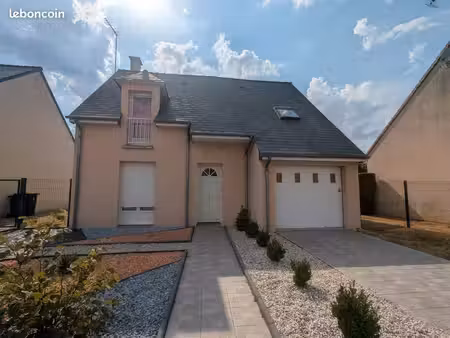 maison à louer sur la flèche de 90m2