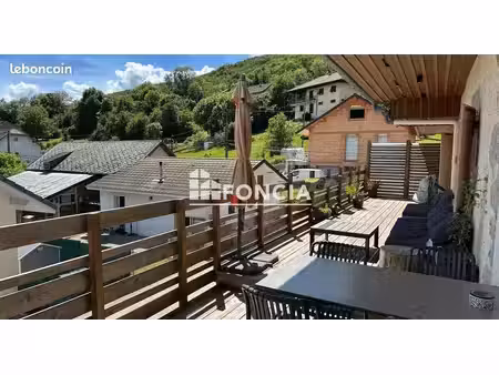grésy sur aix  appartement de type 4 en duplex   secteur calme   vue imprenable
