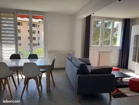 appartement t3 meublé