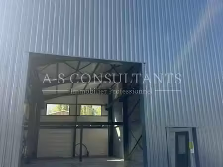 entrepot - logistique 300 m² sainte-hélène-sur-isère