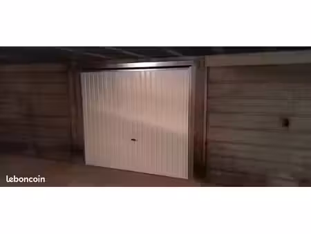 garage box fermé 14m2