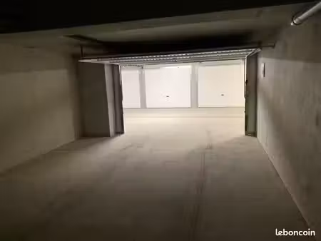 grand garage de 47m2