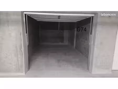 garage box fermé en sous-sol
