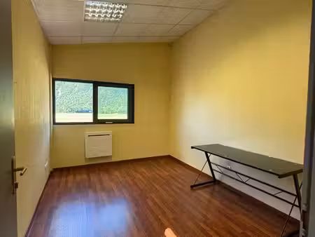 bureau / petit local professionnel à sous-louer – doussard