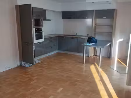 a louer maison sur sous sol complet
