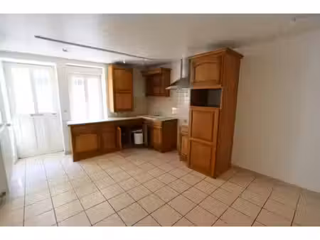 la charité sur loire  centre-ville  maison t4 louée par bail
