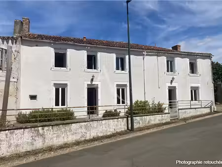 à vendre ? charmante longère dans un cadre paisible