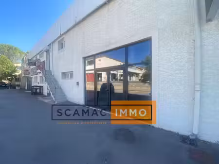 location commerce venelles 13770 128m²