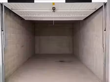 location parking 10 m² à decines-charpieu (69150)  90 €