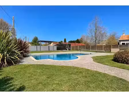 vente maison 7 pièces 220 m² à gauriaguet (33240)  349 000 €