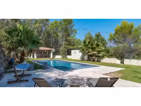 maison avec piscine et terrasse rognes (13)