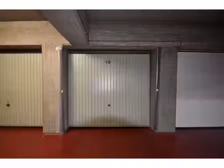 garage vlakbij het centrum van zwijndrecht