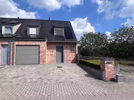 rustig gelegen instapklare woning met 3 slaapkamers en 2 ...