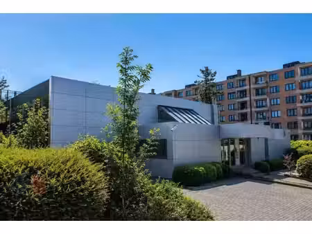 bâtiment d’entreprise avec entrepôt de 214 m² et bureaux ...