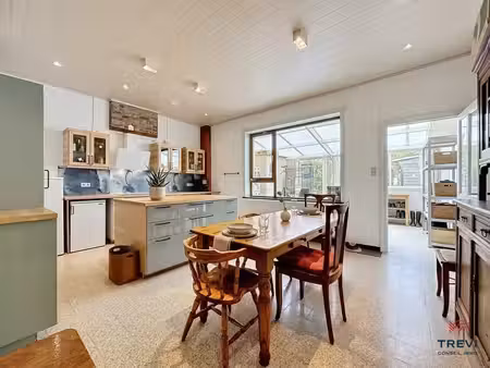 jolie maison partiellement rénovée avec joli jardin