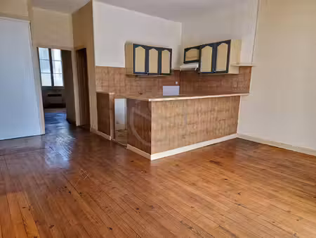 appartement t3 de 65m2 + grande terrasse