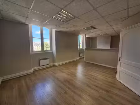 bordeaux - place gambetta - bureaux à louer de 48 m2