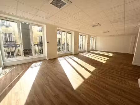 bordeaux quinconces - magnifique bureau rénové de 125 m2