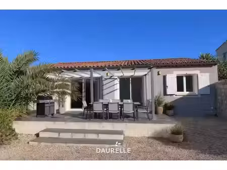maison de plain-pied à louer à châteaurenard  avec 3 chambre