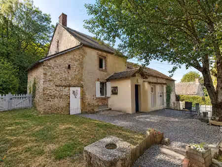 maison en pierre avec granges et terrain