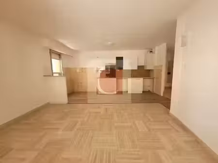 location appartement 3 pièces 61.71 m² à nice (06000)  1 050 €