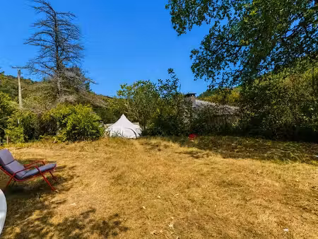 belle propriéte indépendante avec terrains et fôret