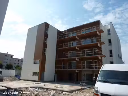 t2 récent (2012) loué 578 - parking & balcon - idéal investisseur