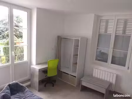 studio meublé proche gare disponible de suite