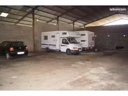 loaction de parking pour voiture  caravane  camping-car ou autre